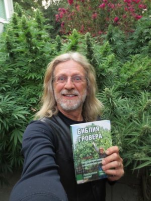 jorge_cervantes_-the_indoor_outdoor_medical_growers_bible_00.jpg